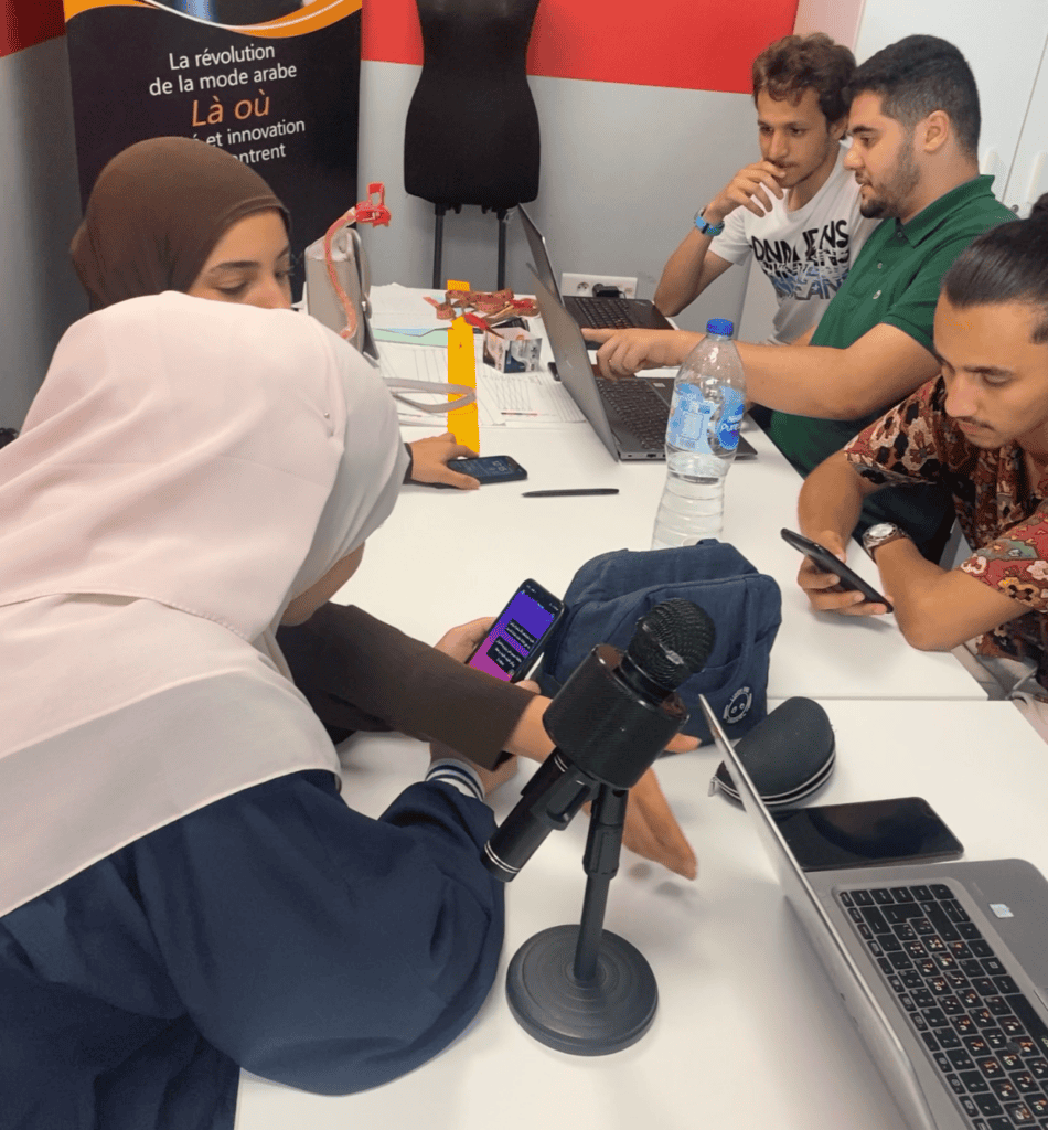فريق عمل منصة مودراكيا للباترونات الرقمية - مهندسون ومصممون يطورون حلول الخياطة الذكية في الجزائر